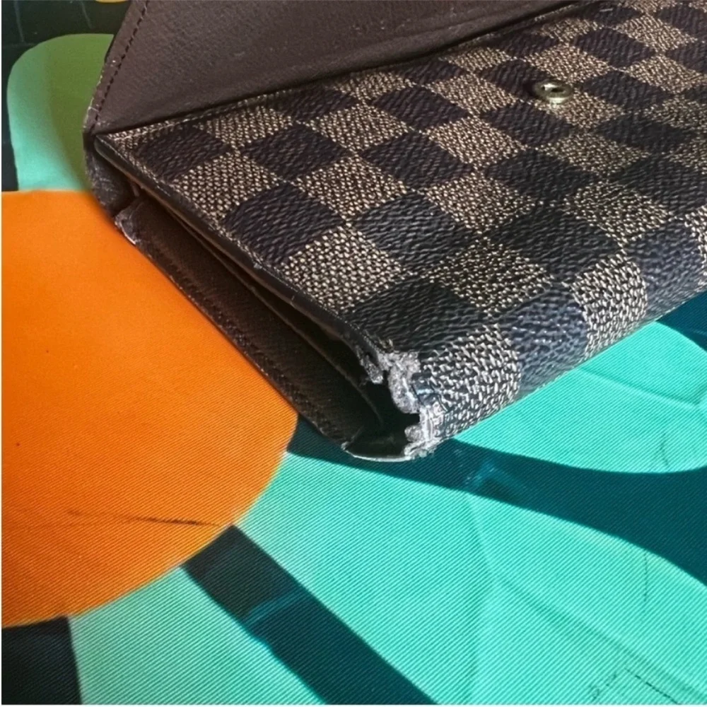 🚨SALE 🚨LV Damier Wallet (Cobblers dream) - Picture 8 of 12